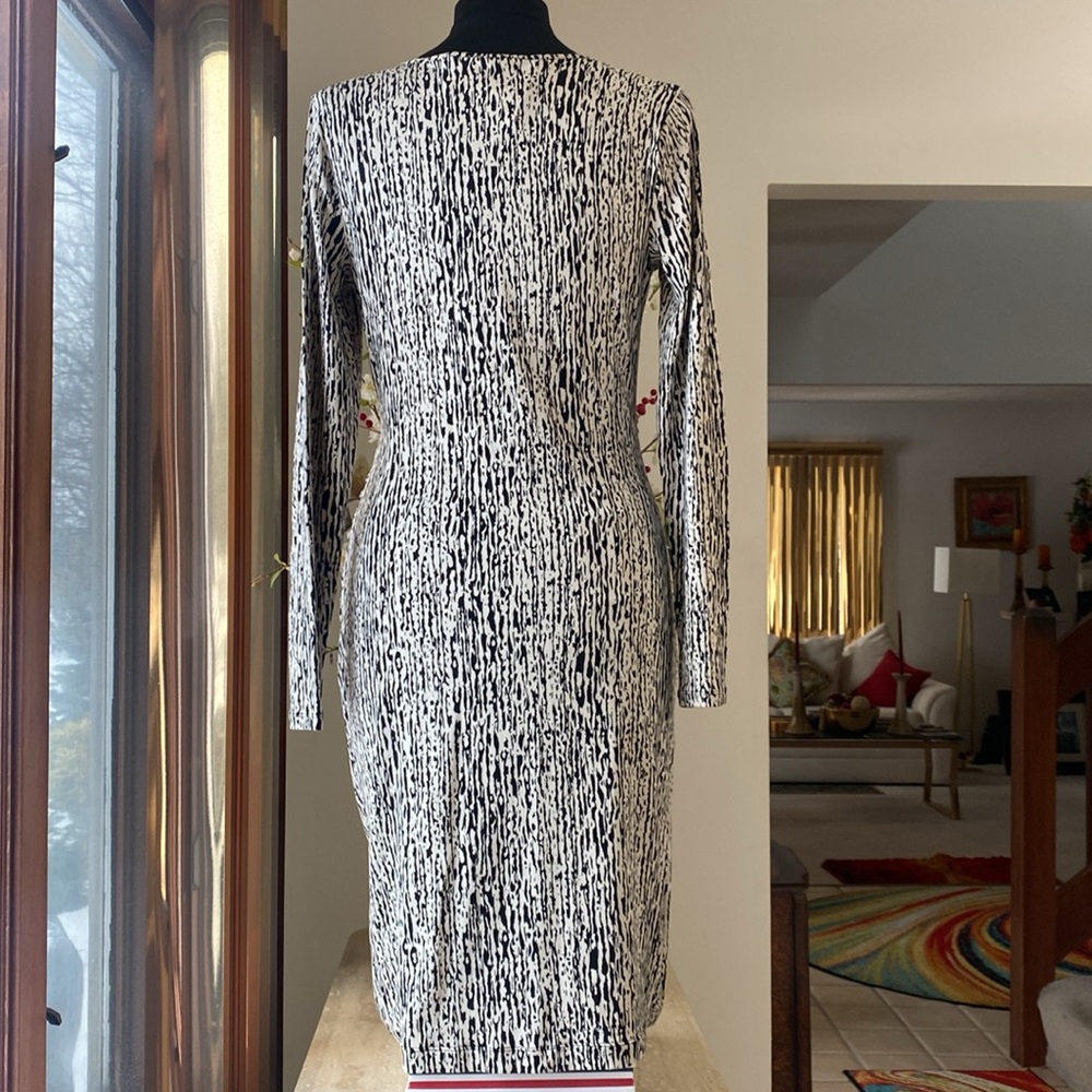 NWT banana republic dress w/ruching side,stretchy fabric, measurements in photos - Picture 3 of 13